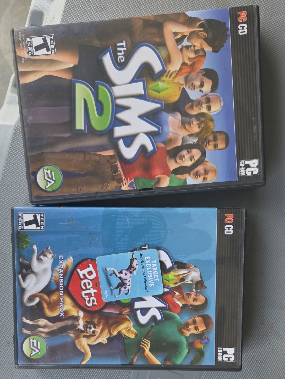 The Sims 2 + Pets PC Game Bundle - Blue & Multicolor Covers